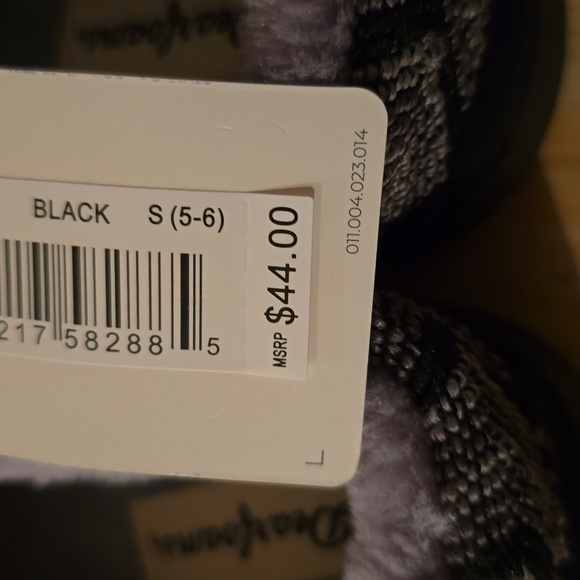 DEARFOAMS BRAND WOMENS BLACK MEMORY FOAM SLIPPERS SIZE SMALL 5-6 - Picture 7 of 12